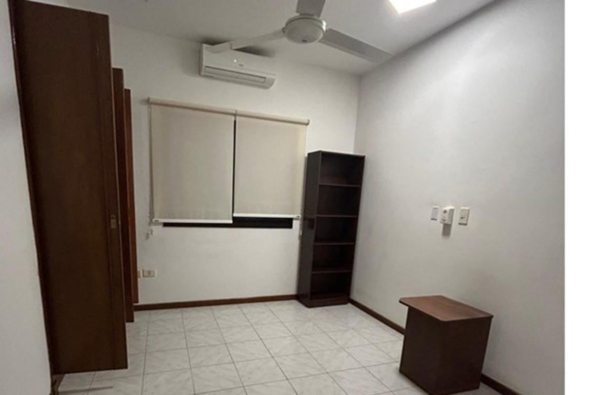 Departamento-Alquiler-Moises Bertoni y Cnel Escurra, Herrera, Asunción — foto 3