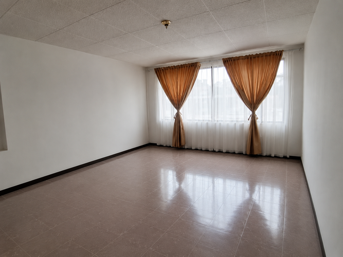 Casa de 5 alcobas en arriendo en El Salitre, Bogotá, 290 m² · foto 13 de 17