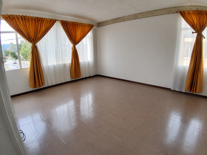 Casa de 5 alcobas en arriendo en El Salitre, Bogotá, 290 m² · foto 7 de 17