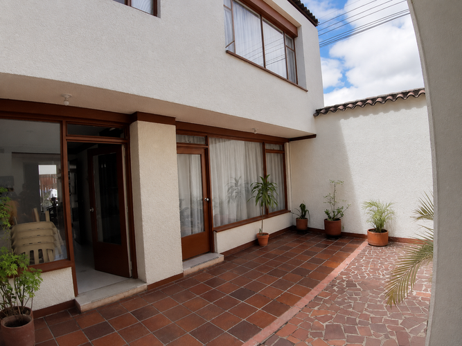 Casa de 5 alcobas en arriendo en El Salitre, Bogotá, 290 m² · foto 2 de 17