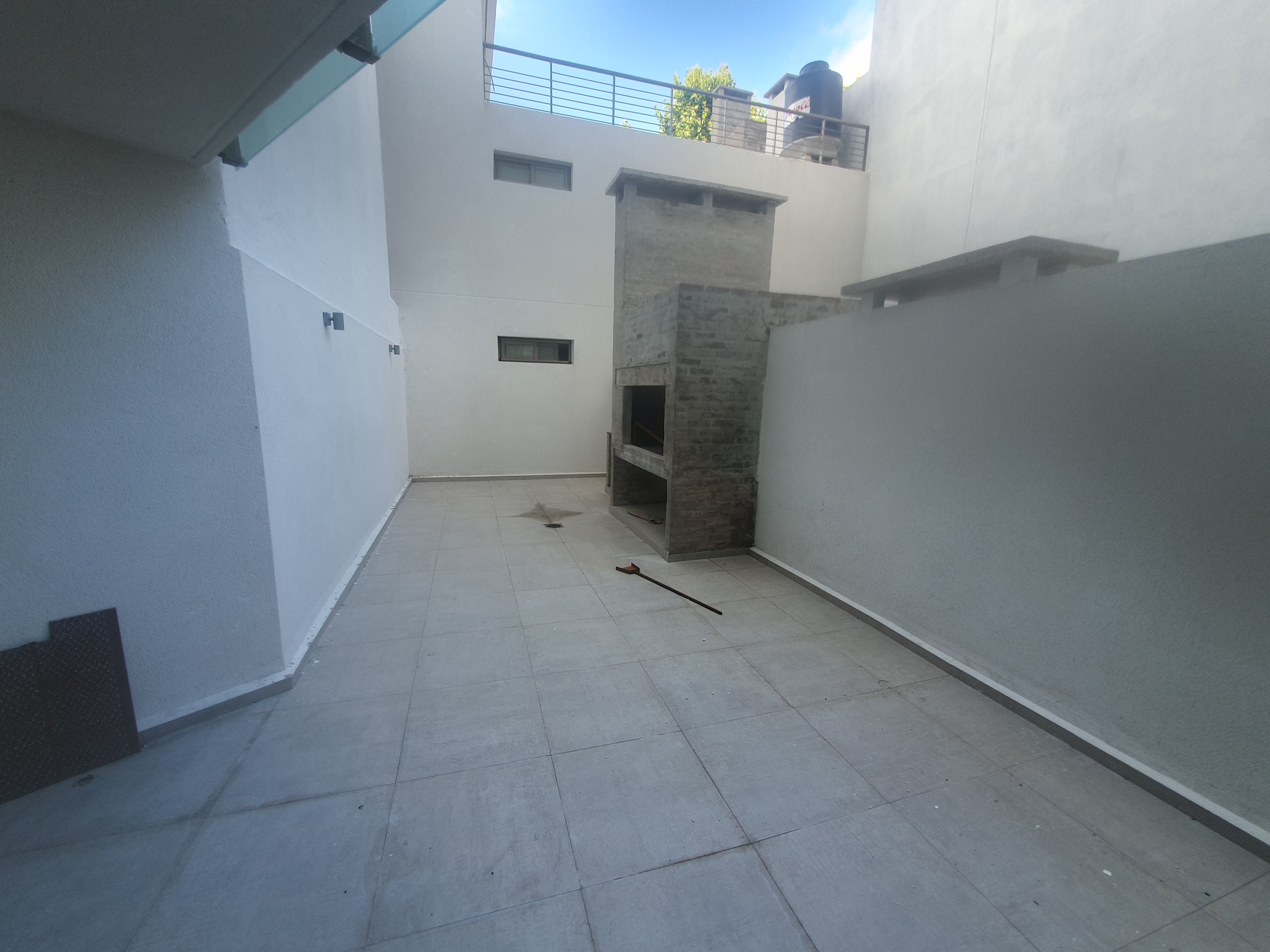 DIVINO PATIO CON PARRILLERO, UN DORMITORIO EN GRAN UBICACION