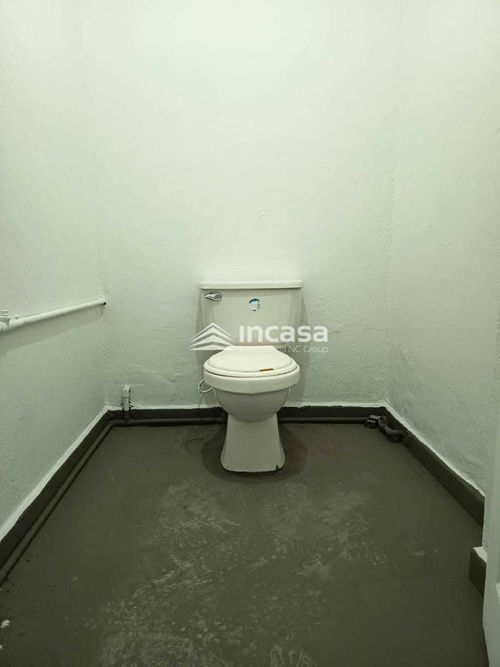Bodega en venta en El Piloto, Cali, 300 m² · foto 9 de 10