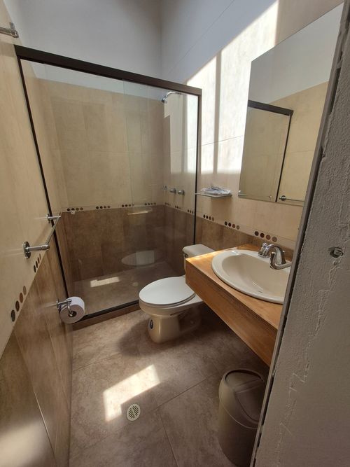 Casa de 3 alcobas en venta en Escobero, Envigado, 425 m² · foto 2 de 24