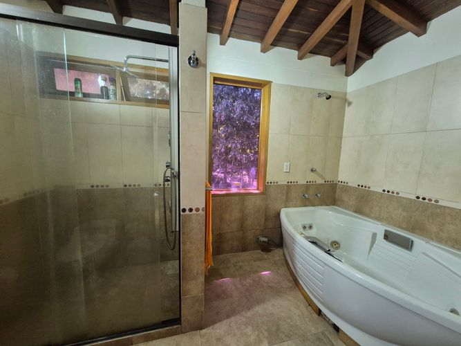 Casa de 3 alcobas en venta en Escobero, Envigado, 425 m² · foto 18 de 24