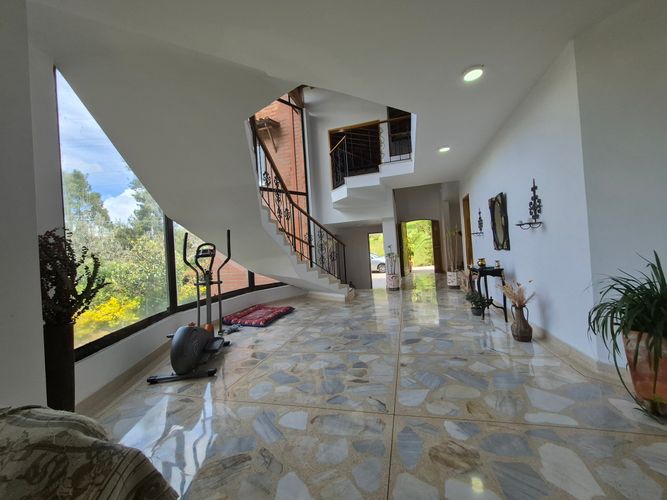 Casa de 3 alcobas en venta en Escobero, Envigado, 425 m² · foto 19 de 24