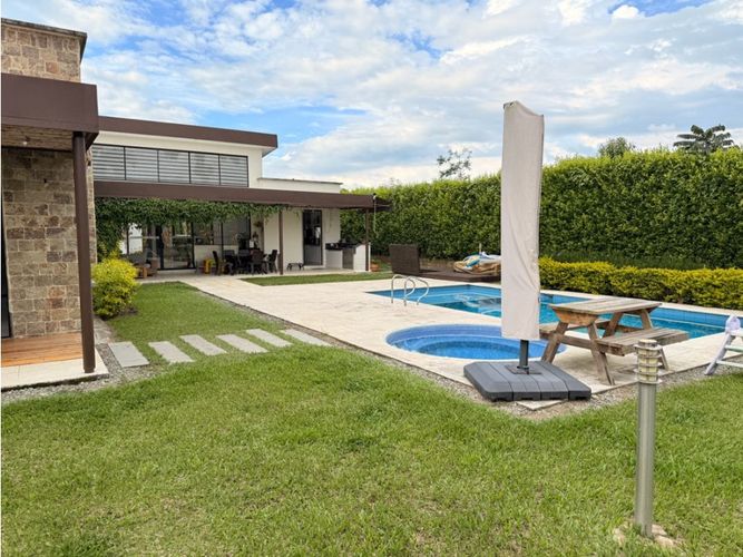 Casa de 4 alcobas en venta en Cn. Germania, Armenia, 302 m² · foto 5 de 24
