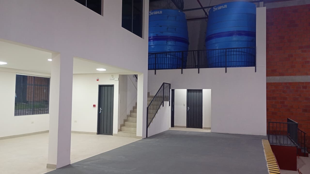 ALQUILO TINGLADO DE 640 m2 EN MARIANO ROQUE ALONSO BARRIO MARÍA AUXILIADORA — foto 2