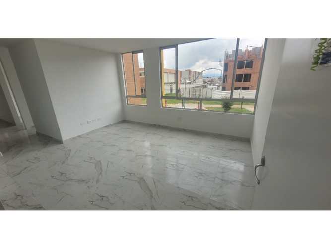 Apartamento en venta en Praderas De Mosquera, Mosquera · foto 3 de 24