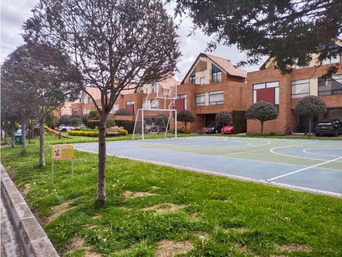 Casa de 4 alcobas en venta en Bojaca, Chía, 229 m² · foto 4 de 24