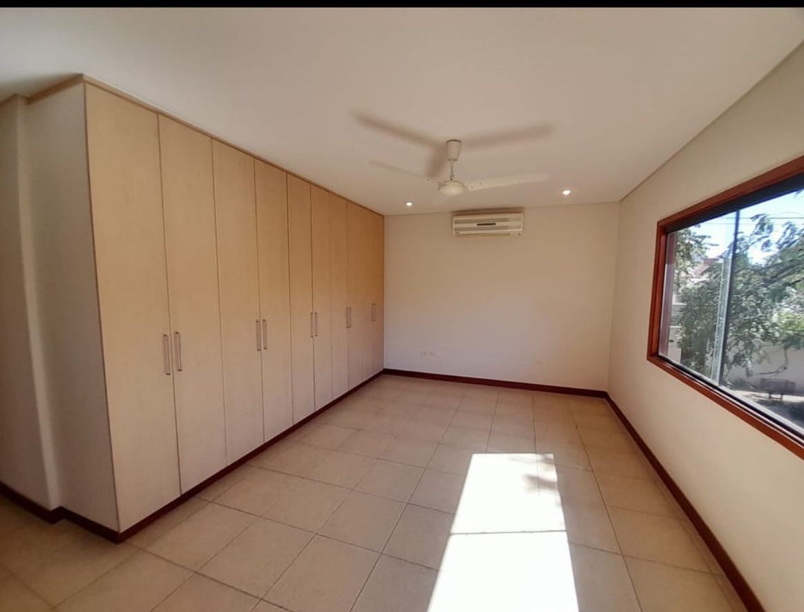 Casa en alquiler en Los Laureles, Asunción — foto 3