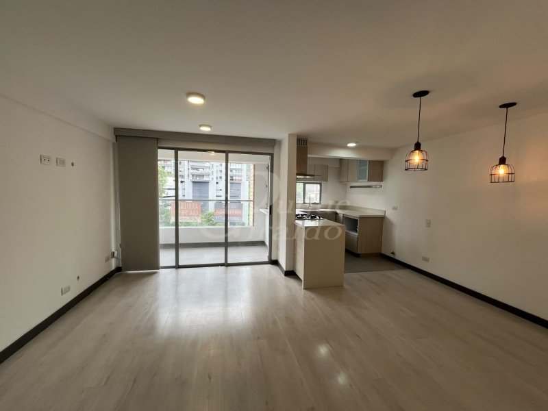 Apartamento en arriendo en Loma De Las Brujas, Envigado · foto 2 de 13