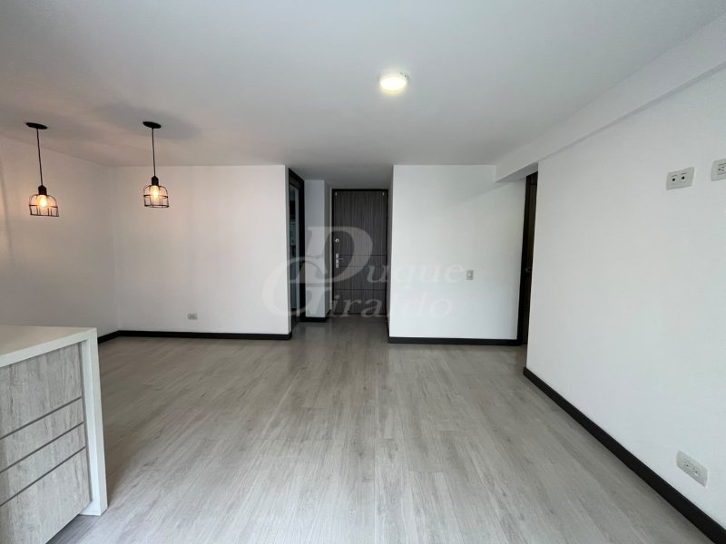 Apartamento en arriendo en Loma De Las Brujas, Envigado · foto 5 de 13
