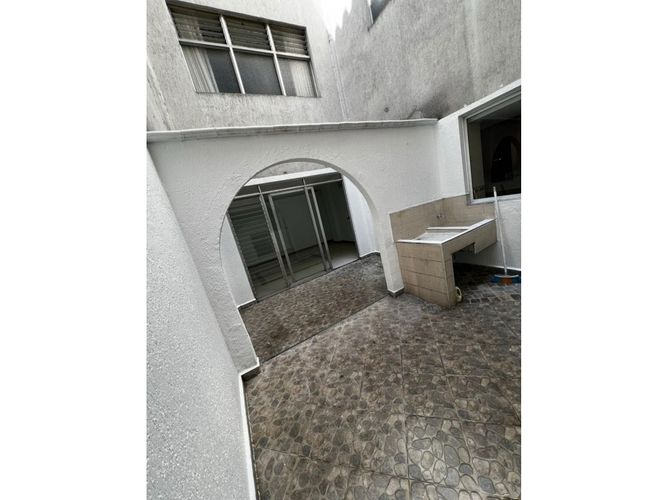 Casa de 5 alcobas en venta en Laureles, Medellín, 297 m² · foto 10 de 24