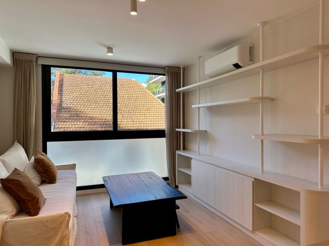 Exclusivo departamento a estrenar, completamente amueblado y equipado, un dormitorio, garaje y acceso a amenities y servicios premium. · Foto 3