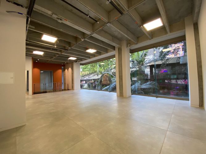 Local en arriendo en El Poblado, Medellín, 162 m² · foto 4 de 13