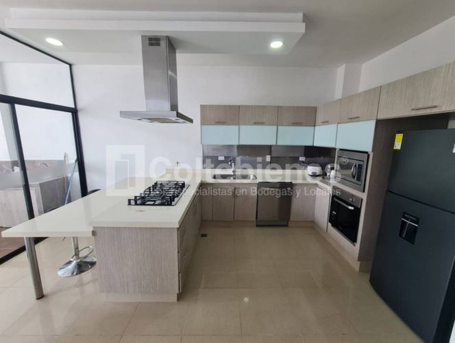 Casa de 3 alcobas en arriendo en El Tesoro, Medellín, 330 m² · foto 6 de 20