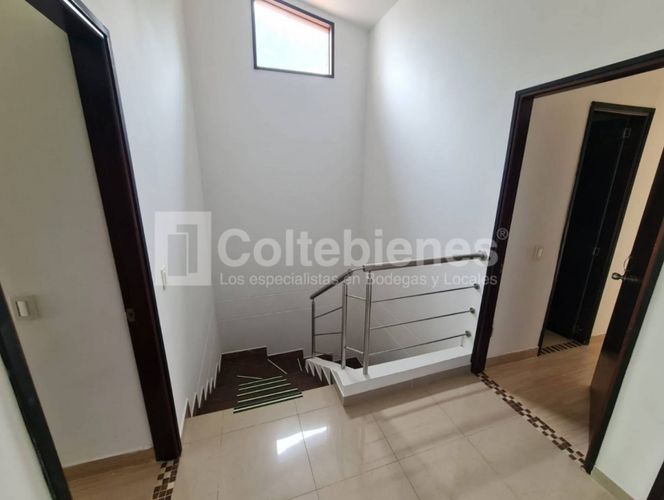 Casa de 3 alcobas en arriendo en El Tesoro, Medellín, 330 m² · foto 10 de 20