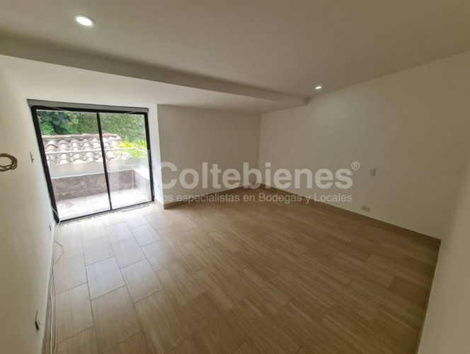 Casa de 3 alcobas en arriendo en El Tesoro, Medellín, 330 m² · foto 14 de 20