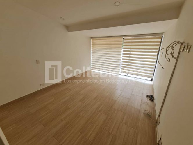 Casa de 3 alcobas en arriendo en El Tesoro, Medellín, 330 m² · foto 17 de 20