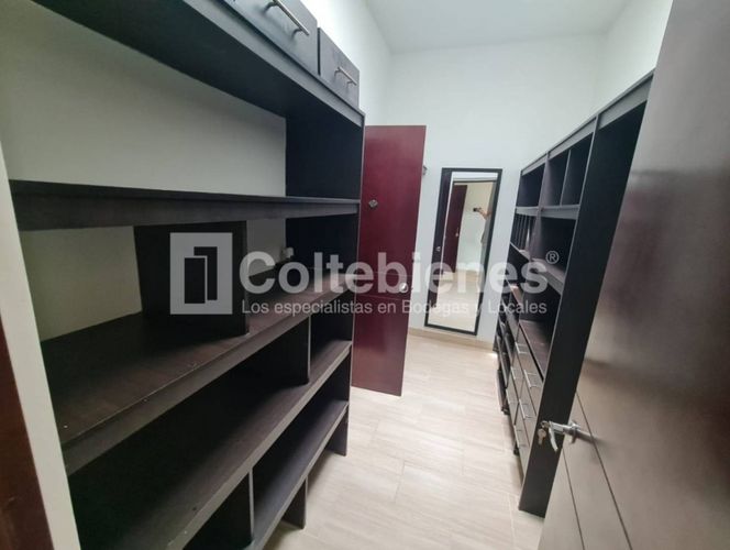 Casa de 3 alcobas en arriendo en El Tesoro, Medellín, 330 m² · foto 18 de 20
