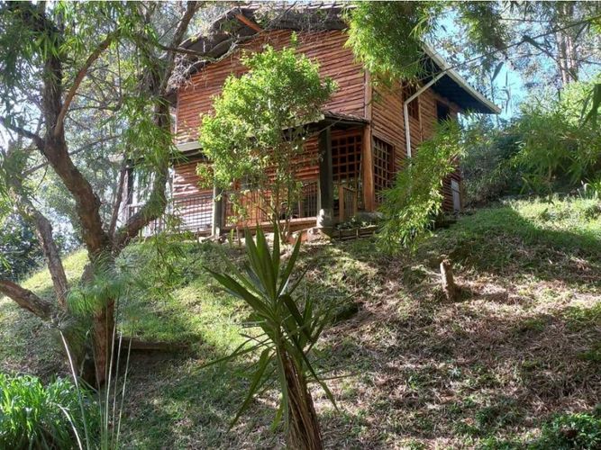 Casa de 5 alcobas en venta en Guarne, 335 m² · foto 3 de 21