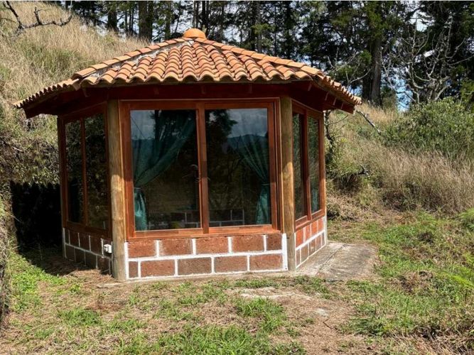 Casa de 5 alcobas en venta en Guarne, 335 m² · foto 8 de 21