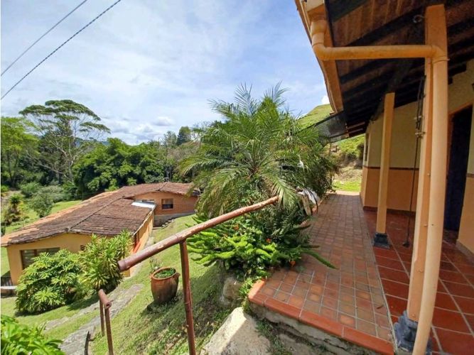 Casa de 5 alcobas en venta en Guarne, 335 m² · foto 14 de 21