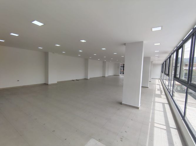 Oficina en arriendo en Cristo Rey, Medellín, 180 m² · foto 3 de 9