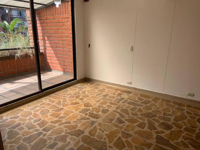 Apartamento de 3 alcobas en arriendo en Los Balsos, Medellín, 260 m² · foto 6 de 12