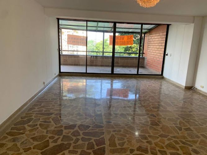 Apartamento de 3 alcobas en arriendo en Los Balsos, Medellín, 260 m² · foto 7 de 12
