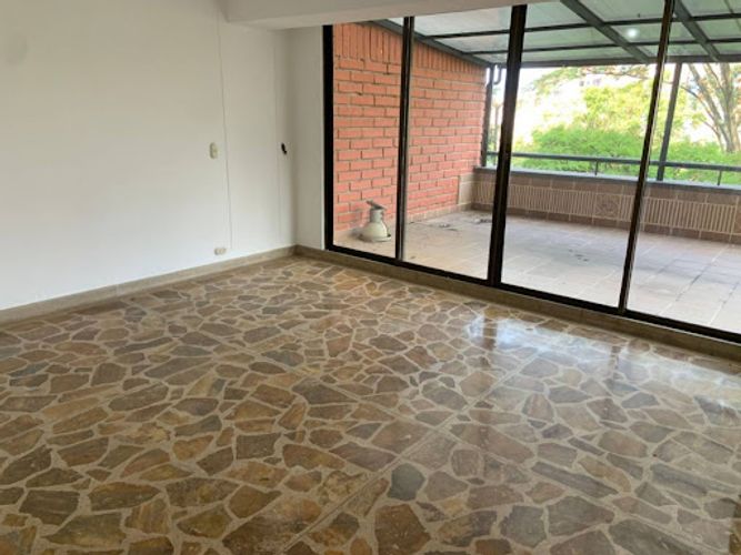 Apartamento de 3 alcobas en arriendo en Los Balsos, Medellín, 260 m² · foto 9 de 12