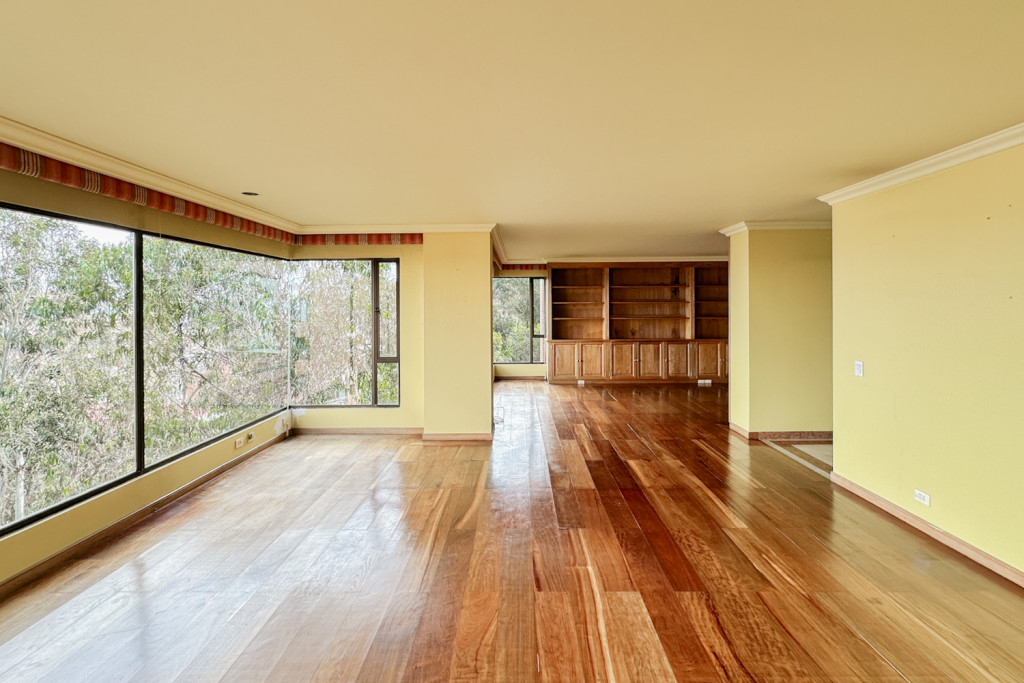 Apartamento en venta en Los Rosales, Bogotá · foto 2 de 24