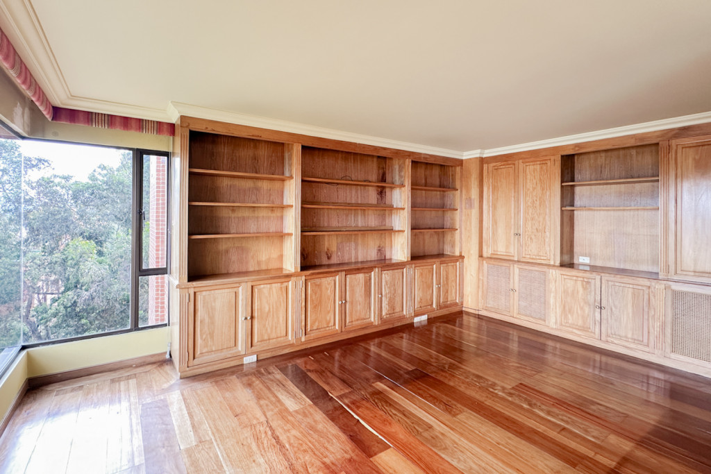 Apartamento en venta en Los Rosales, Bogotá · foto 3 de 24