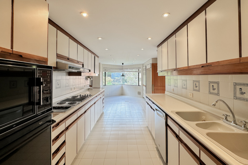 Apartamento en venta en Los Rosales, Bogotá · foto 7 de 24
