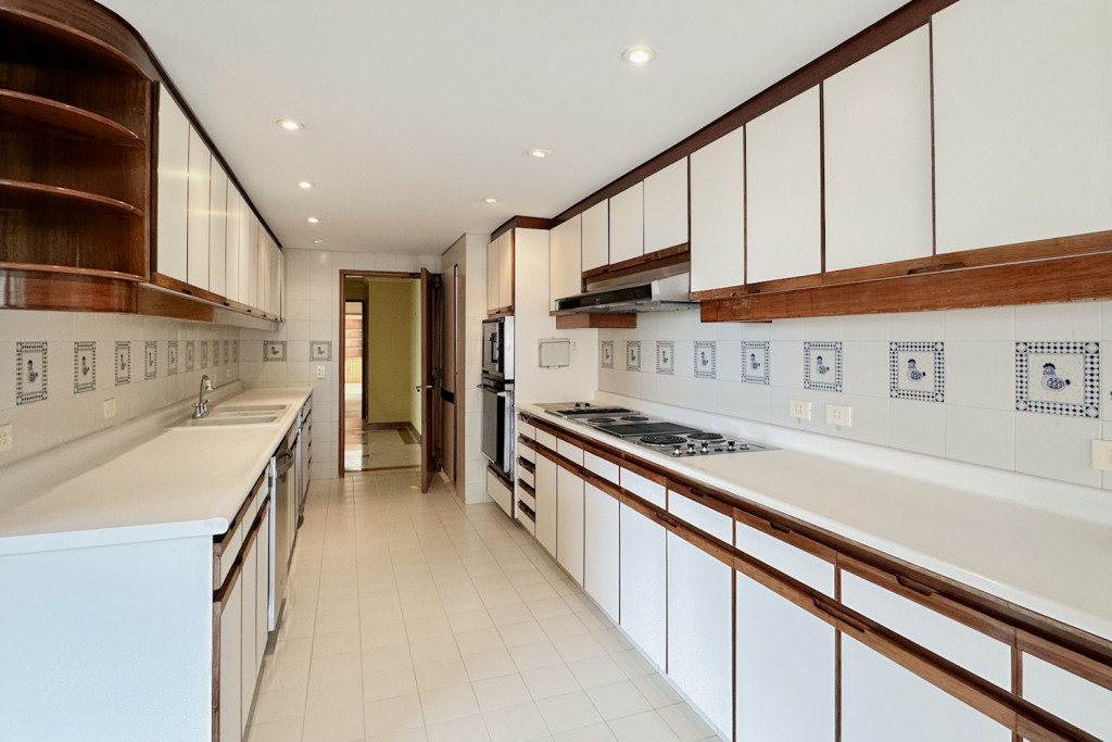 Apartamento en venta en Los Rosales, Bogotá · foto 8 de 24