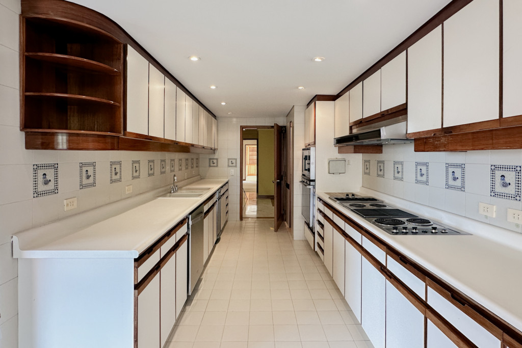 Apartamento en venta en Los Rosales, Bogotá · foto 10 de 24