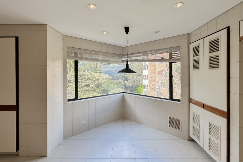 Apartamento en venta en Los Rosales, Bogotá · foto 11 de 24