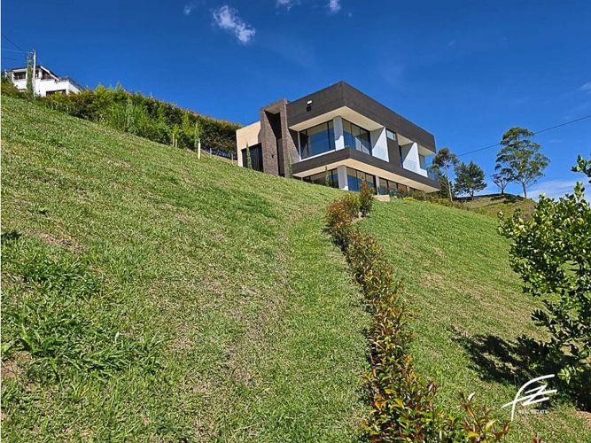 Casa de 4 alcobas en venta en Alto La Compa�Ia, Rionegro, 320 m² · foto 4 de 24