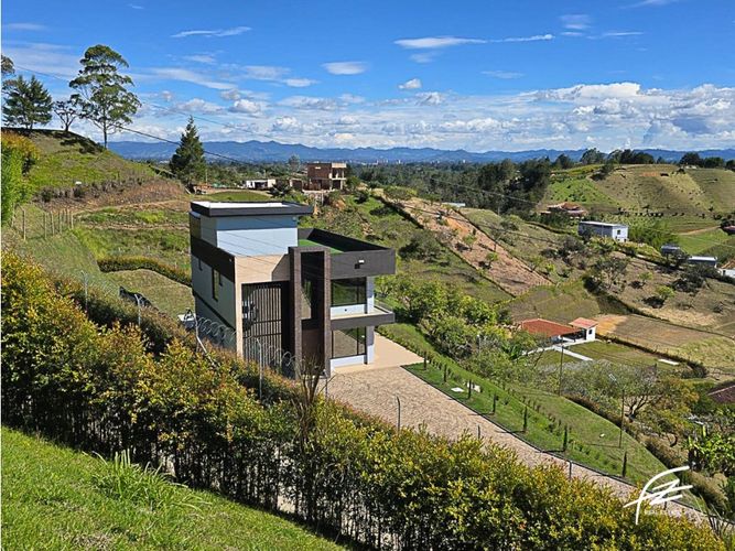 Casa de 4 alcobas en venta en Alto La Compa�Ia, Rionegro, 320 m² · foto 8 de 24