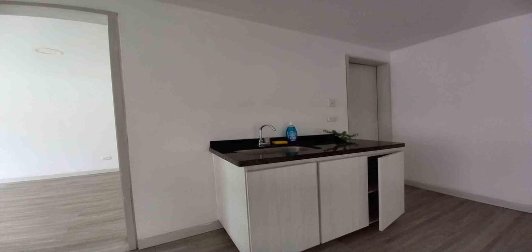 Oficina en arriendo en Guayacanes, Manizales, 17 m² · foto 3 de 12