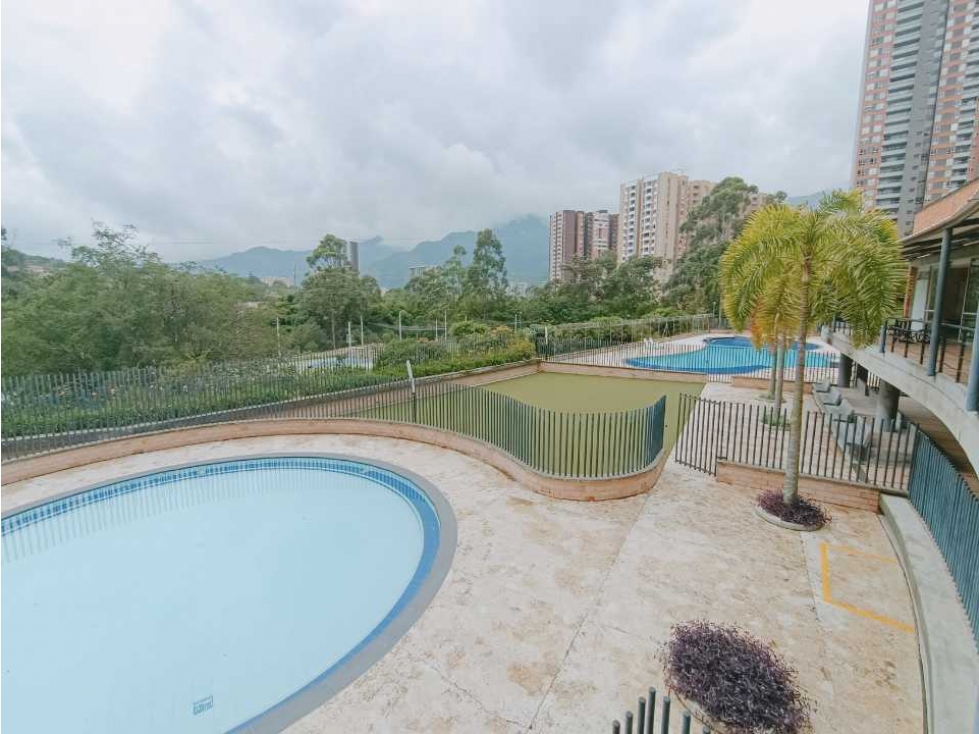 4BR Apartment in Niquia (120 m²) - 4
