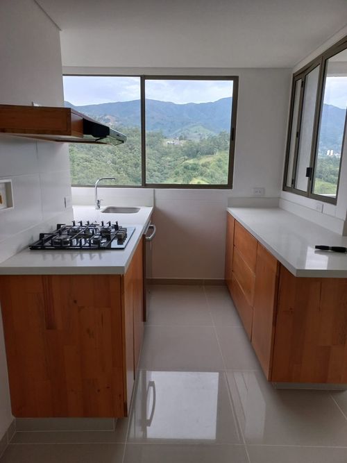Apartamento de 3 alcobas en venta en Cañaveralejo, Sabaneta, 96 m² · foto 2 de 14