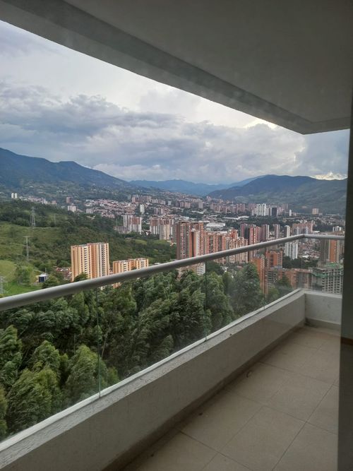Apartamento de 3 alcobas en venta en Cañaveralejo, Sabaneta, 96 m² · foto 5 de 14