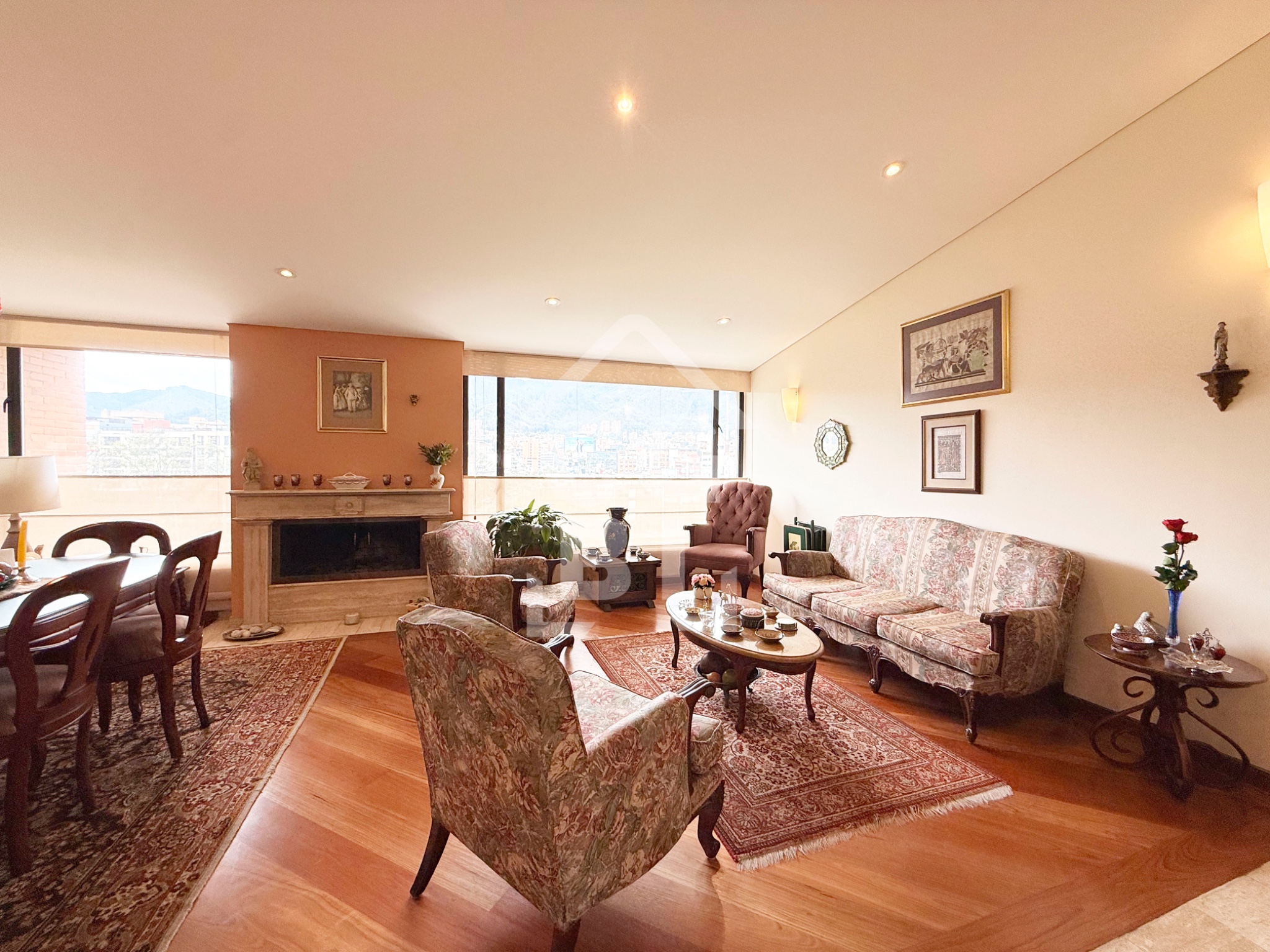 Apartamento en venta en Polo Club, Bogotá · foto 2 de 24