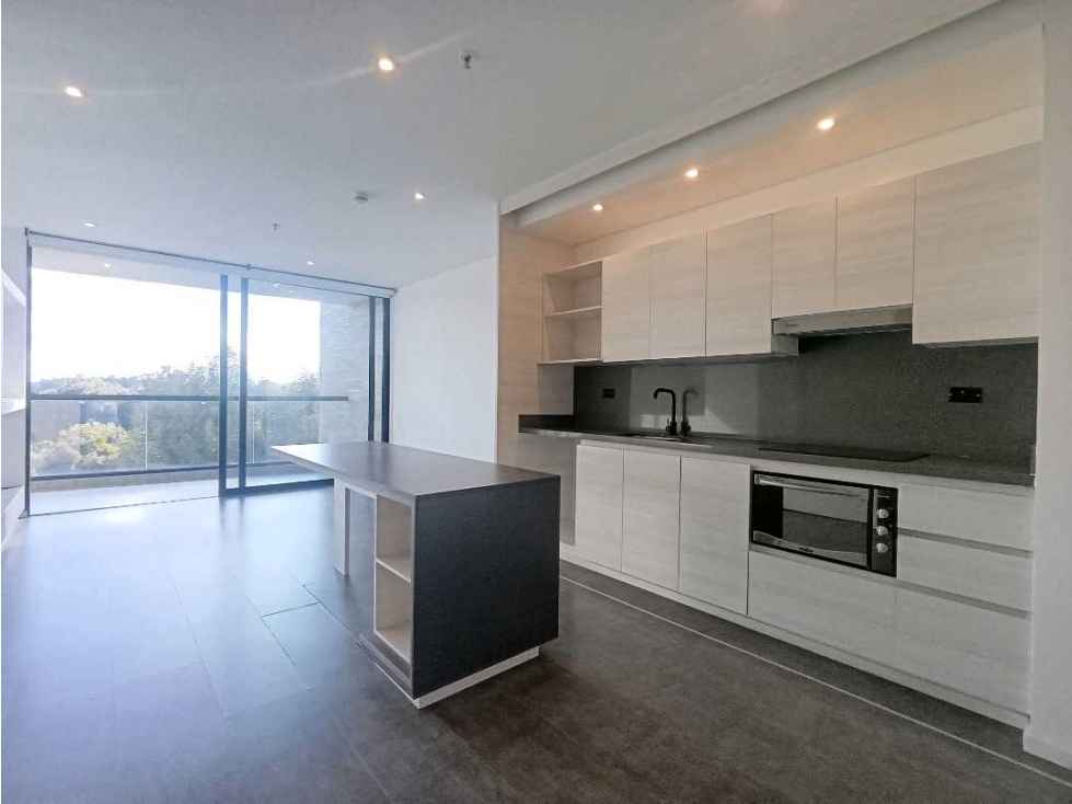 1BR Apartment in Vía Las Palmas (76 m²)