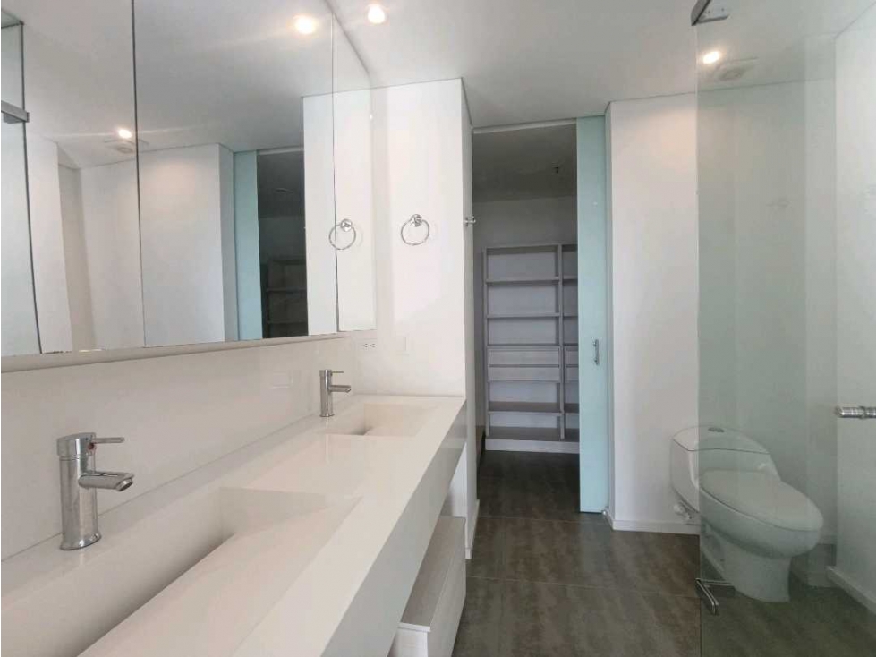 1BR Apartment in Vía Las Palmas (76 m²) - 3