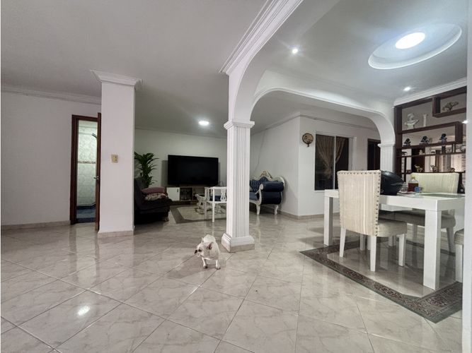 Casa en venta en Laureles, Medellín · foto 2 de 16