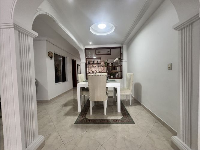 Casa en venta en Laureles, Medellín · foto 3 de 16