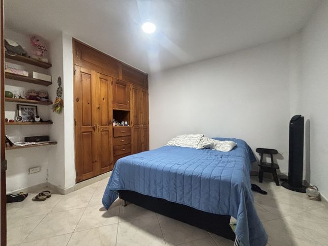 Casa en venta en Laureles, Medellín · foto 11 de 16