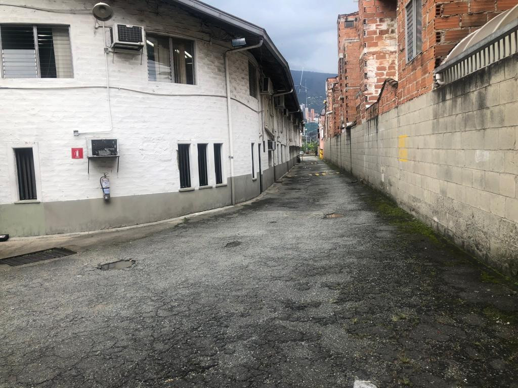 Warehouse for sale in Guayabal, Medellín 5